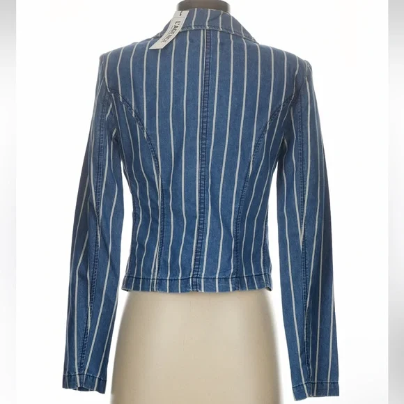 L'Agence Wayne Cropped Denim Jacket NWT - Picture 7 of 11